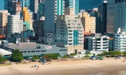 O mar emoldura o lar que voce sempre sonhou! , Meia Praia, Itapema - SC