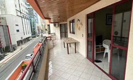 2 dormitorios com ampla sacada com churrasqueira, meia praia, itapema - sc