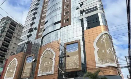 Frente avenida mobiliado decorado, Meia Praia, Itapema - SC