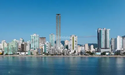 Frente avenida com acabamento premium, Meia Praia, Itapema - SC