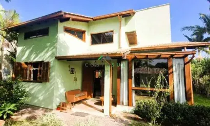 Casa Beira da Lagoa com Trapiche Privativo | Praia da Ferrugem | Garopaba-SC