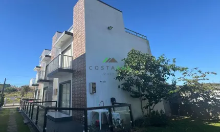Sobrado à venda no Bairro Morrinhos, a 3 quadras do mar da Praia Central de Garo