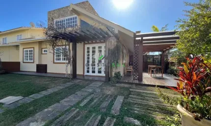Charmosa casa de esquina no jardim panorâmico | garopaba-sc