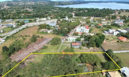 Excelente área localizada próximo ao surfland e a poucos minutos da praia do ros