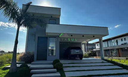 Casa de Alto Padrão no Condomínio Rosa Internacional, ao lado da Surfland