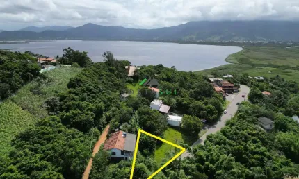 Seja bem-vindo à oportunidade de adquirir um terreno residencial na deslumbrante