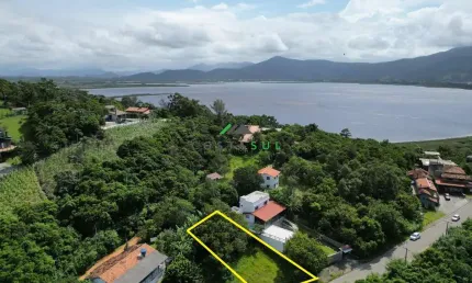 Seja bem-vindo à oportunidade de adquirir um terreno residencial na deslumbrante