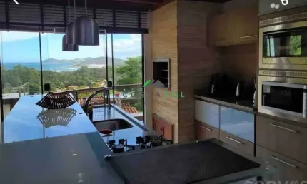 Casa com Vista Panorâmica para o Mar e Lagoa – Morro da Ferrugem, Garopaba/SC