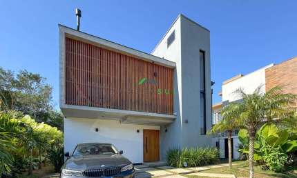 Casa de Alto Padrão com Vista para o Mar – Praia da Gamboa, Garopaba (SC)