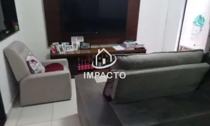 Sobrado com 6 dormitórios sendo 1 suíte com closet, churrasqueira e 2 vagas de garagem à venda