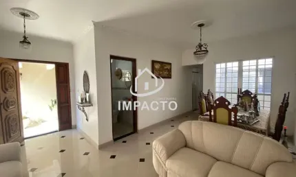 Sobrado com 3 dormitórios sendo 1 suíte e 3 vagas à venda
