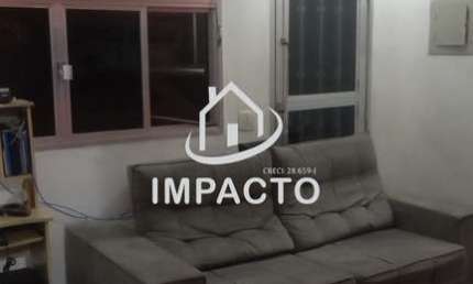 Sobrado com 2 casas, cada uma contendo 2 quartos à venda