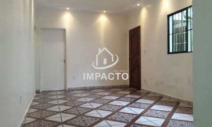 Casa à venda com 3 dormitórios, 1 escritório e churrasqueira