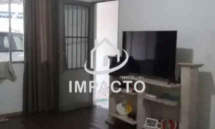 Sobrado à venda com 4 quartos e área com churrasqueira