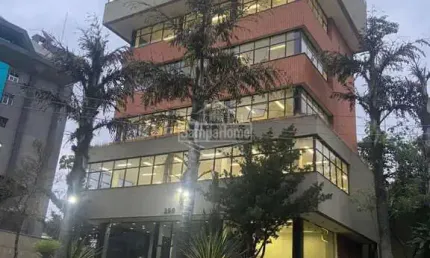 Edifício comercial 6 andares monousuário em ótimo estado a 600 metros do metrô aacd