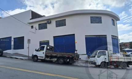 Salão Comercial para Locação em Diadema, Serraria, 2 banheiros