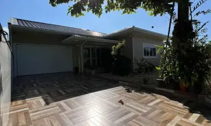 Casa alto padrão, próxima ao mar, na enseada de brito, palhoça/sc