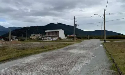 Terreno a venda em loteamento na passagem do maciambu, palhoça-sc