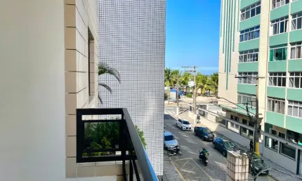 Apartamento mobiliado com vista mar, a apenas 50 metros da praia!