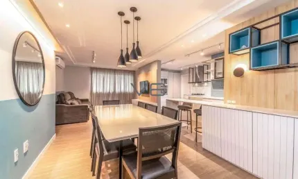 Apartamento Alto Padrão com 3 quartos, churrasqueira, 2 vagas de garagem, no Centro, Balneário Camboriú - SC.