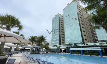 Apartamento alto padrão com 4 suítes, 352m² privativos, 2 vagas de garagem, no Centro, Itapema - PR.