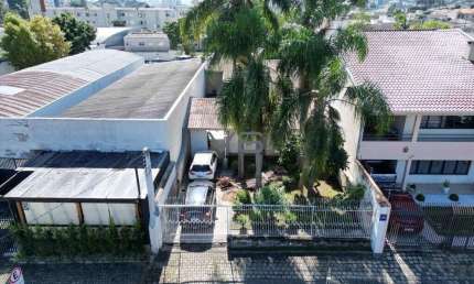 Terreno com 243m² privativos, no Água Verde, Curitiba - PR.