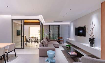 Apartamento Alto Padrão, com 3 suítes, 174 m² privativos, 3 vagas de garagem, no Bigorrilho, Curitiba - PR.