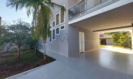 Casa Sobrado com 3 quartos, 192 m² privativos, 3 vagas de garagem, no Pineville, Pinhais - PR.