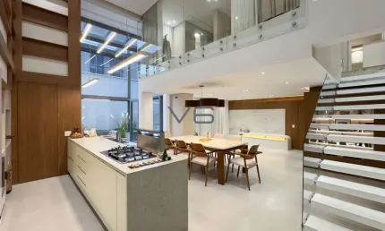 Garden Duplex finamente decorado com 193 m² privativos, 3 suítes, 2 vagas de garagem, no Seminário, Curitiba - PR.