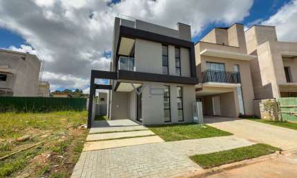 Casa em Condomínio, com 3 quartos, 148 m² privativos, 2 vagas de garagem, no Santa Candia, Curitiba - PR