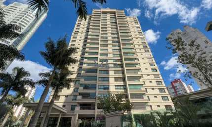Apartamento com 243 m² Privativos, 3 suítes, no Campo Comprido, Curitiba-PR