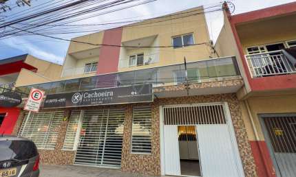Loja Ponto Comercial com 450 m² privativos, 6 dormitórios, 7 vagas de garagem, no Iguaçu, Araucária - PR.