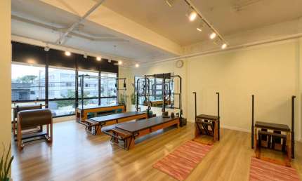 Sala Comercial com 132,59 m², 2 vagas de garagem, no Cabral, Curitiba-PR.