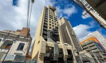 Sala Comercial em edifício com 37,43 m² privativos, no Centro, Curitiba-PR