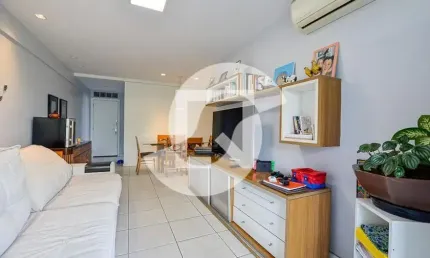 Charme, Conforto e Sofisticação imperam nesse 2 quartos com suíte e varanda em Icaraí!