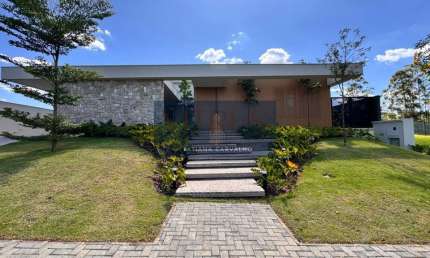 Casa Térrea com 5 Dormitórios e 4 Suítes à Venda em Campinas