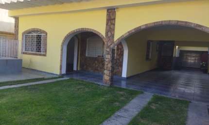 Casa linear 3 quartos sendo 1 suite piscina e churrasqueira