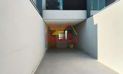 SOBRADO 3 DORM E 2 VAGAS DE GARAGEM À VENDA NO BAIRRO VILA RÉ