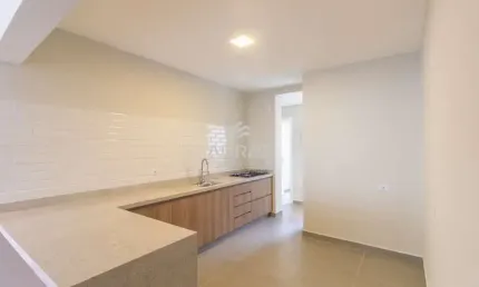Apartamento com 3 quartos (2 suítes) no Cabral – Reformado com 100 m² privativos