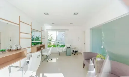 Apartamento lindo com 2 quartos no Pilarzinho – Vista para a natureza