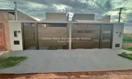2 Dormitórios sendo uma suíte e vias rápidas até o centro