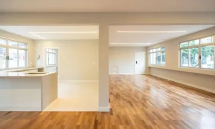 Apartamento reformado no Edifício Tangará – Centro/Batel, Curitiba