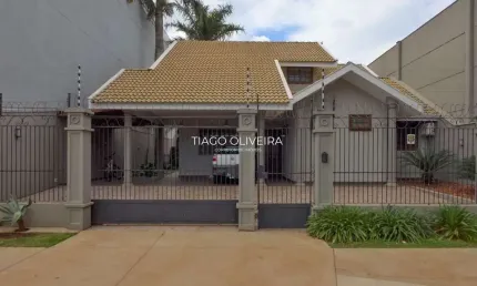 Sobrado alto padrão à venda zona 3, 4 quartos, 2 suítes, piscina e área gourmet