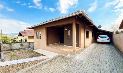 Casa com 4 quartos à venda no Estados, Indaial 
