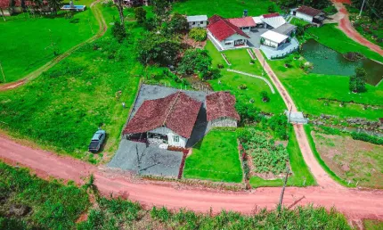 Casa de madeira em Rio dos Cedros, com 90m², terreno amplo e rodeada pela natureza!