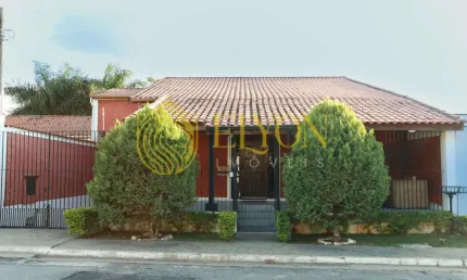 Casa Alto Padrão em Belveder Clube dos 500, Guaratinguetá/SP