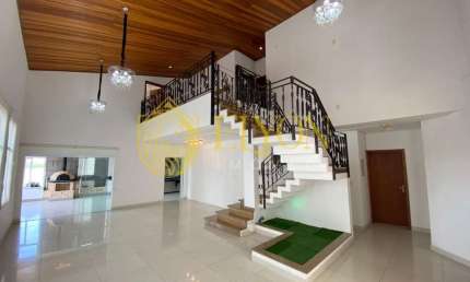 Casa com 4 quartos para alugar no Jardim Panorama II, Guaratinguetá 
