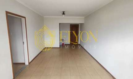 Apartamento com 3 quartos para alugar no Centro, Guaratinguetá 
