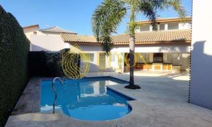 Casa com 4 quartos à venda na Vila Passos, Lorena 