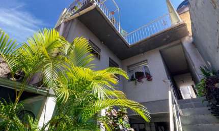 Sobrado para venda em Helena Maria com 4 quartos, 226m²